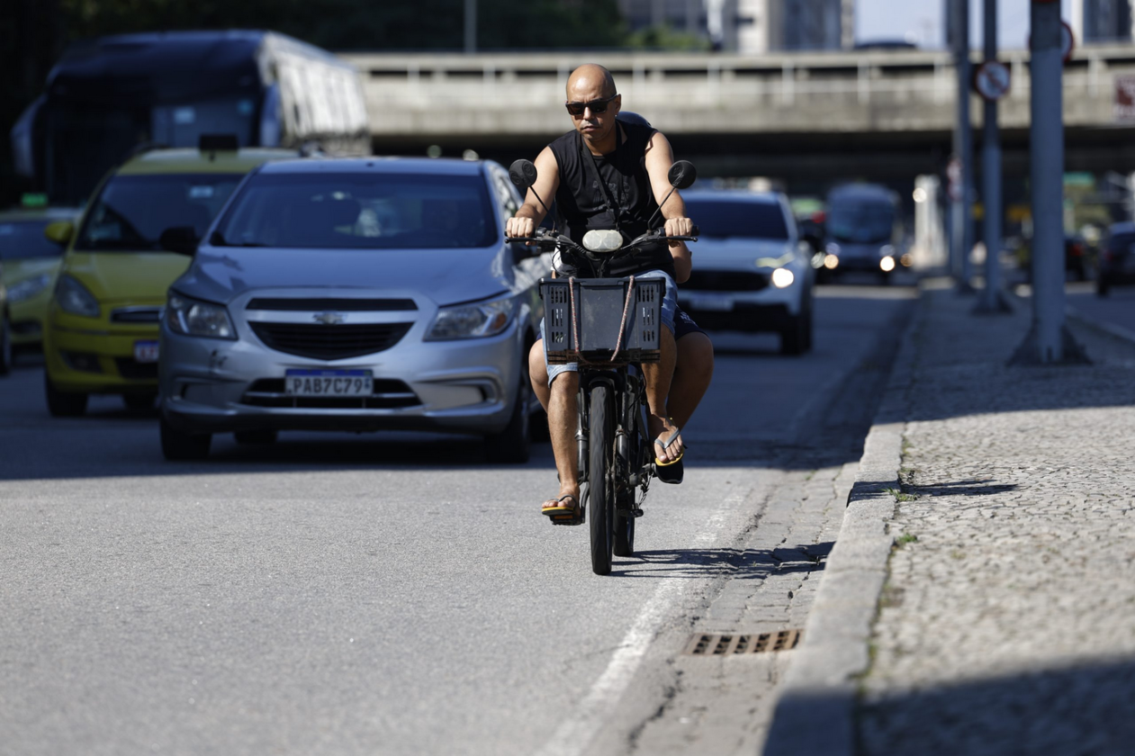 Pedro Duarte contesta decreto de Eduardo Paes sobre bikes elétricas no Rio