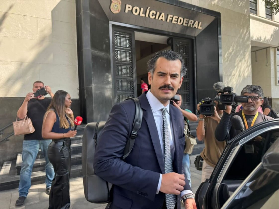 MC Poze do Rodo mantém silêncio na Polícia Federal após prisão no Rio
